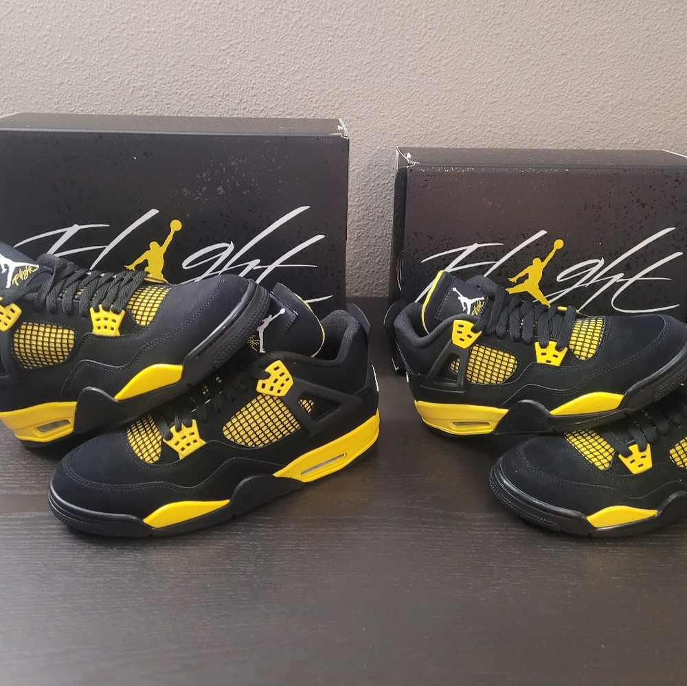 Air jordan 4 thunder ⛈️ - Picture 4 of 5